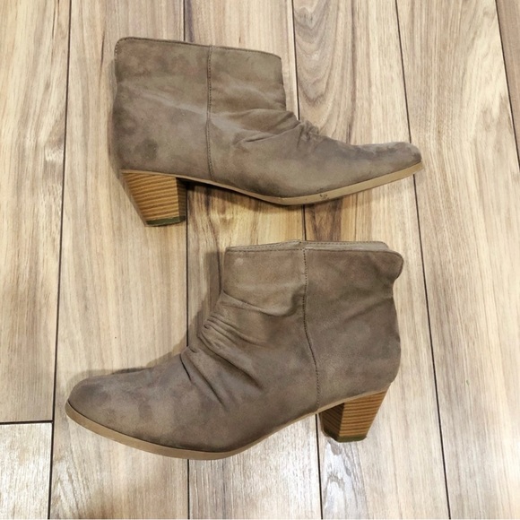 Journee Collection Jemma Bootie in Tan - Picture 3 of 6